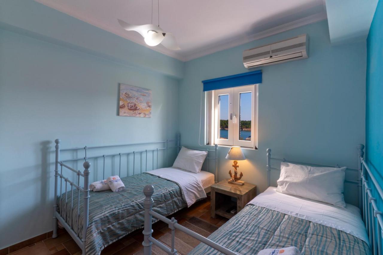 Nautilus Luxury Suites Galaxidi Exterior photo
