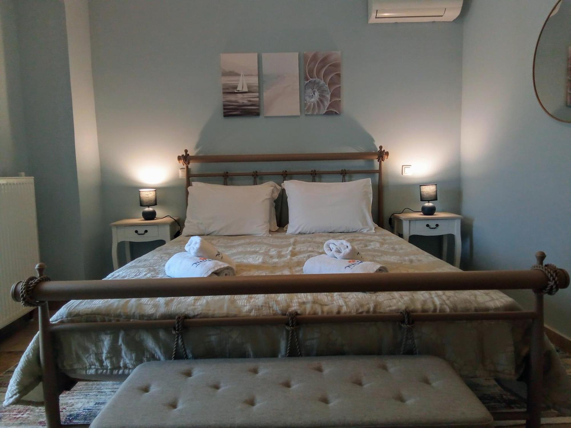 Nautilus Luxury Suites Galaxidi Exterior photo
