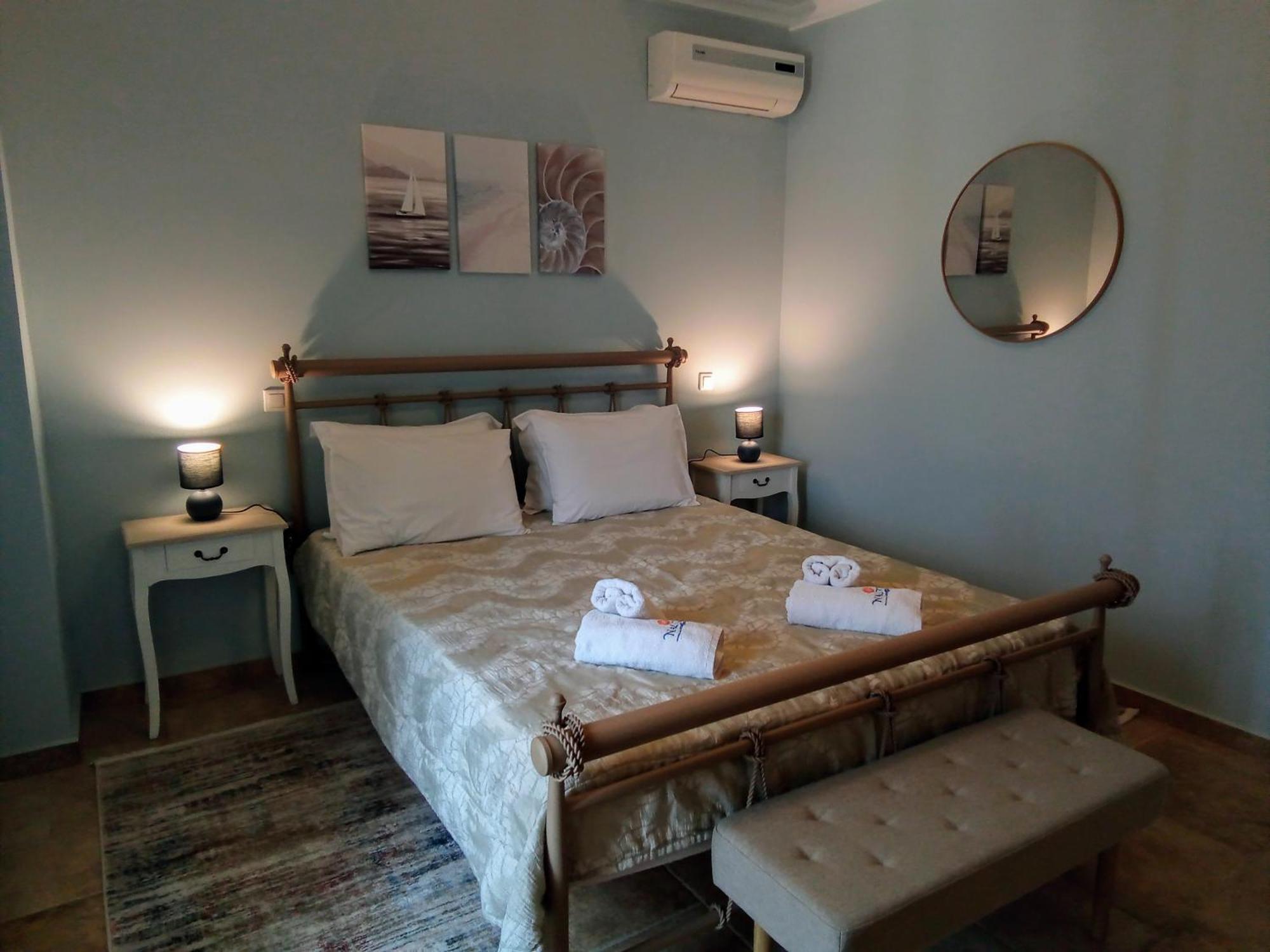 Nautilus Luxury Suites Galaxidi Room photo